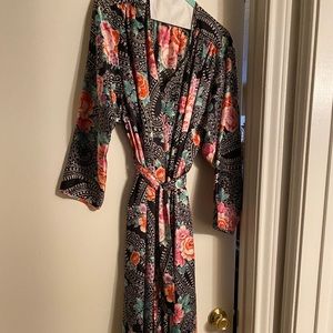 Beautiful Vintage Natori Gown &Robe Set Medium